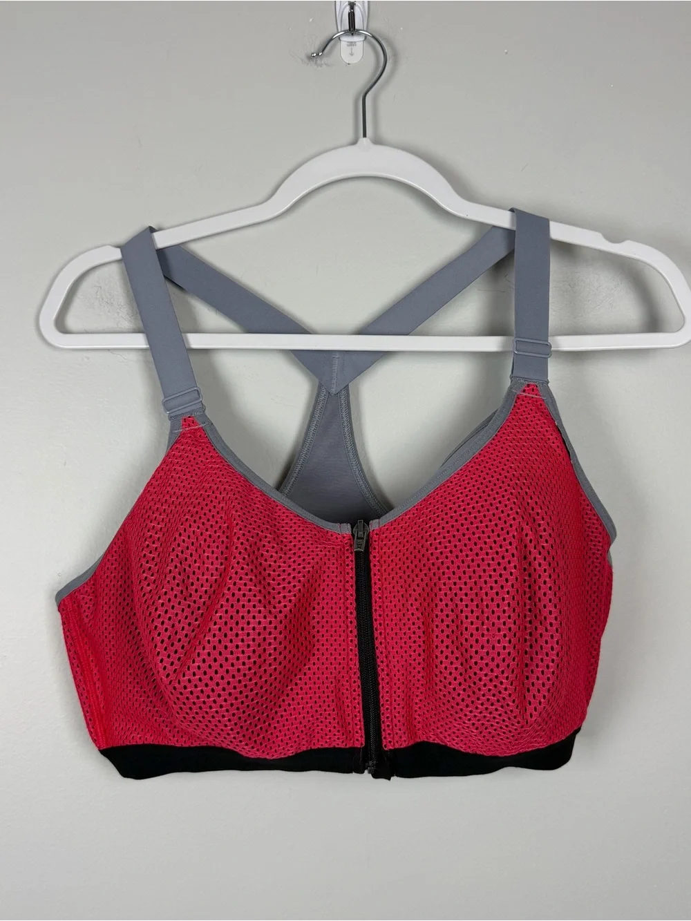 Victoria's Secret Knockout Sports Bra Zip Front Grey Coral Mesh Overlay 38DD